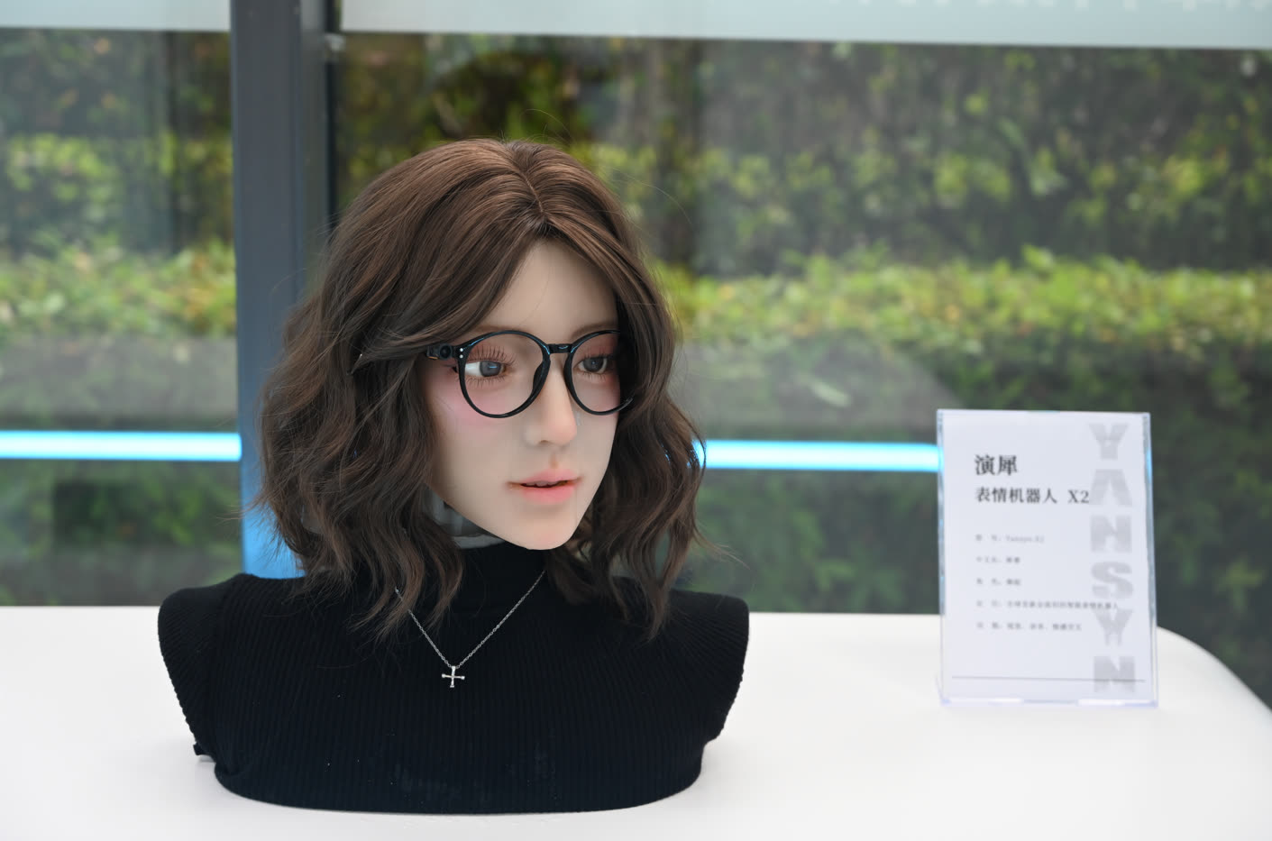 犀睿机器人 — 正面